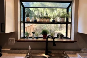Stylish 3 bed/2bath Pet friendly w/ fenced yard - Image 3