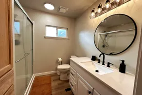 Stylish 3 bed/2bath Pet friendly w/ fenced yard - Image 5