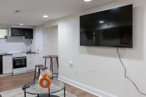 Cosy 2 bedroom at the heart of DC | FREE Parking - Image 4