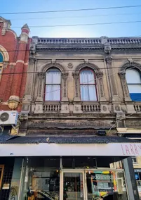 Bookstore hideaway in the heart of Brunswick st - Image 3