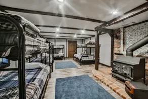 Deadwood SD 11k sq ft 9 Bd Suites 11 Ba Sleeps 35 Plus - Image 5