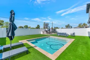 New Home in DT Gilbert-Heated Pool, Fire Pits, BBQ - Image 2