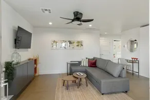 WaLeLa - Modern Cottage - Image 4
