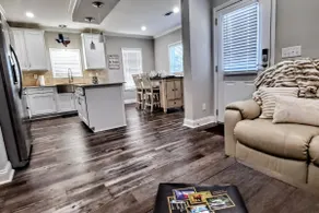 Modern Spacious 3BR Lake Cottage - Image 5