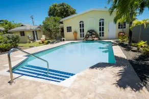 Cheap and Cheerful Private Room, Pool, Beach Quiet - Image 2