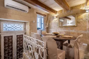 Elegant cosy house of character - Image 4