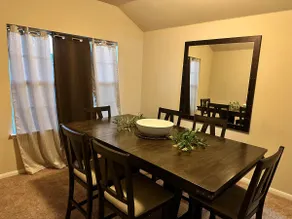 Spacious house, <20 min from Austin, COTA, Tesla H - Image 3