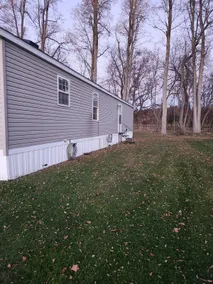 Lovely 2 bedroom home with indoor fireplace - Image 3