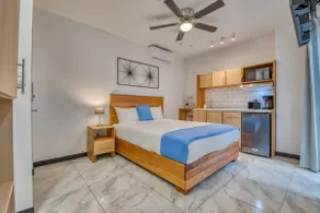 Lovely 1-Bed/1Ba apartment with Patio in Downtown! - Image 2