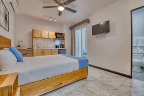 Lovely 1-Bed/1Ba apartment with Patio in Downtown! - Image 4