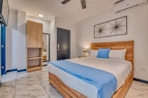 Lovely 1-Bed/1Ba apartment with Patio in Downtown! - Image 3