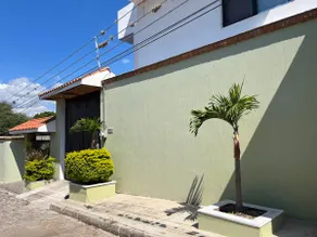 Lovely apartment with private parking - Image 3