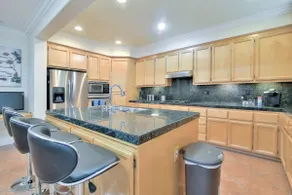 Gorgeous Napa County 4 Bedrooms & 4.5 Bathrooms - Image 4