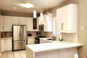Modern & Spacious 2 Bedrooms+2 Bathrooms Bungalow in Oakville - Image 3
