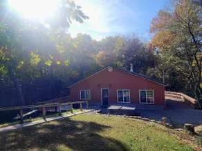 3 Bedroom, 2 bath cabin with deck and hot tub - Image 2
