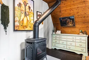 Cozy A-Frame Dog Friendly Quiet Fenced Yard AC! - Image 3