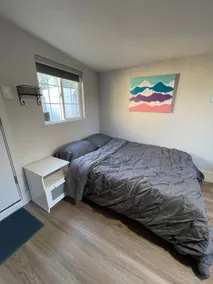 Bright and colorful Westwood studio - Image 3