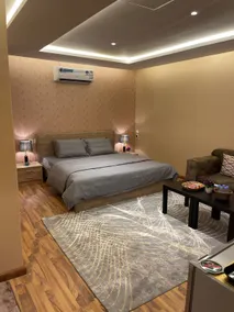 515 Luxury Large Deluxe Rooms - Image 2