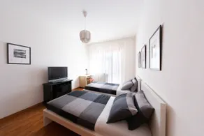 Photographer's house - Image 3