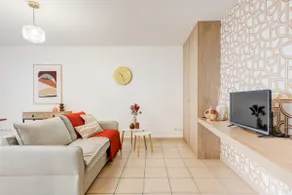 Cozy 2-room apartment with parking and balcony - Image 3
