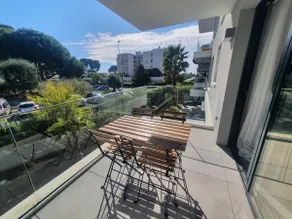 Beautiful 2 rooms – Close to port – Parking – Air conditioning - Image 3