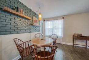 Cozy two bed cottage near park, S&T & Fort Wood - Image 4