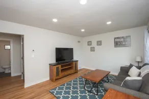Amazing 2 Bedroom 1 Bathroom Upper Level Home - Image 3