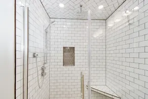 Warm and inviting townhome on quite cul-de-sac - Image 3