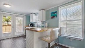 Cozy Cottage in Florida Panhandle - Image 5