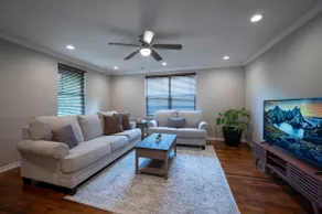 Modern 2 Bedroom home with private parking on site - Image 2