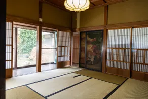 198㎡ Ancient House [Built 150 Years, Meiji Restoration! 100 Movie Theater · Fuji-Q Highland 16 minutes by car] Capacity 10 people, 7 beds, 3 futons - Image 4