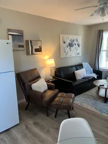 Cozy 1 bedroom 5 blocks from the square - Image 2