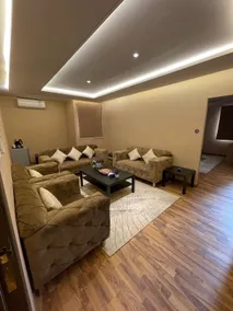 525 upscale hotel suites - Luxury Large Suite - Image 2