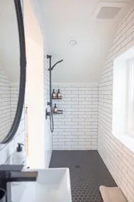 Charming private Guesthouse in Kirkland - Image 5
