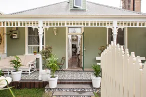 The East-Redfern Mansion on Chelsea - Image 3