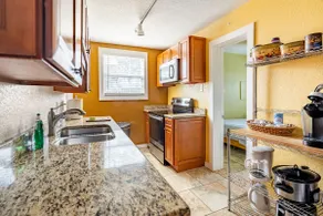 3-Bed Bungalow walk to Historic Downtown Sanford - Image 5