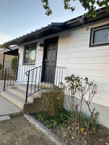 Entire 5BR Home w/Basement-Sleeps 10. - Image 3