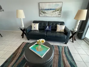 Penthouse 1 Bedroom with Beautiful Beach Views! - Image 4