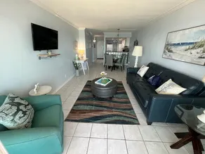 Penthouse 1 Bedroom with Beautiful Beach Views! - Image 5