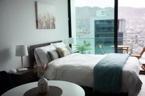 Elegant and comfortable apartment near the mall - Image 2