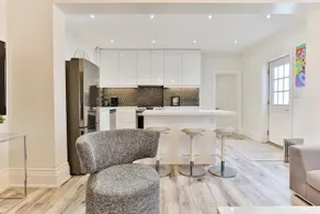 Spacious 1BR | Sleeps 6 | Queen West | Downtown - Image 3