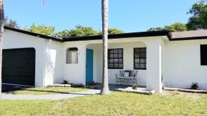 Whole House+Renovated+Pool+Lanai+BBQ+Close to All - Image 2