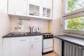 Central Studio Apartment - Image 4