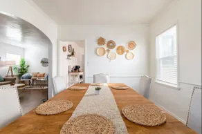 Cozy Boho Home-Block from Sea - Image 4