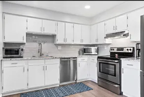Close to Downtown | Cozy & Spacious - Image 5