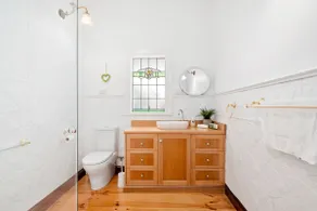 Orontes Cottage Geelong Retreat & Pet Friendly - Image 5