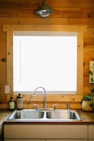 Adorable 1 bedroom guest house on modern mini farm - Image 3