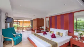Superior Suite | Resort Access, Pool & Breakfast - Image 3