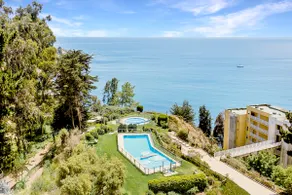 Ocean View · Pool and Jacuzzi · Fully Equipped - Image 2