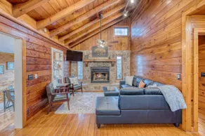 SALE: 6 mins Downtown•Hot Tub•Arcade•FirePit - Image 5